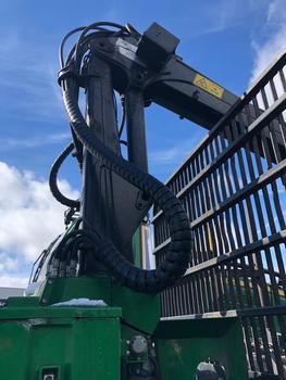 John Deere 810E souprava